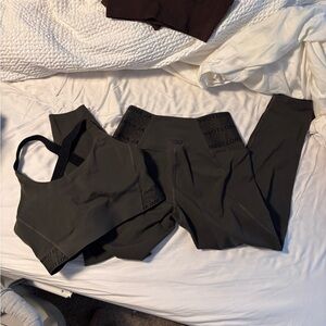 Lorna Jane Set. Size medium top and bottom. Good condition.